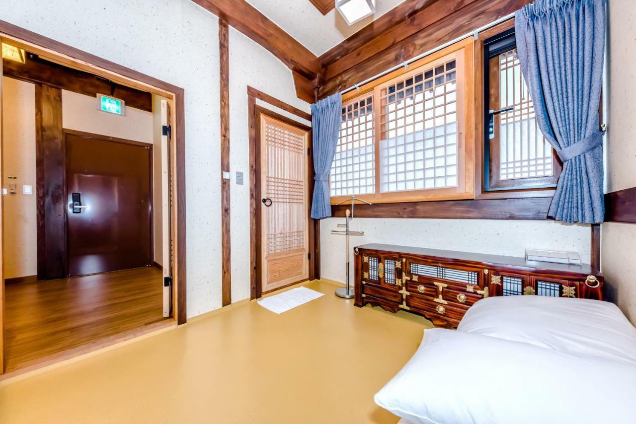 Hallagung Seogwipo Extérieur photo